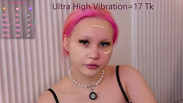 Snapshot of AsiaVegas chatting on 11/27/25, 04:53 AsiaVegas online show from 11/27/25, 04:53