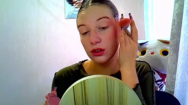 Lily Ember online show from 09/26/25, 10:08