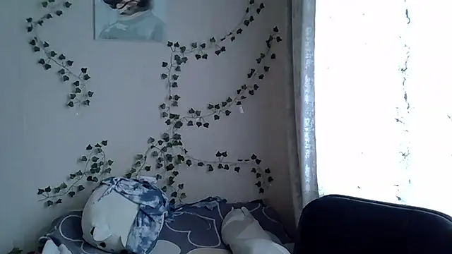 Lily Ember online show from 10/13/25, 10:04