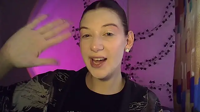 Lily Ember online show from 10/17/25, 10:18