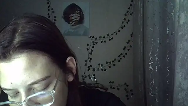 Lily Ember online show from 10/21/25, 07:03