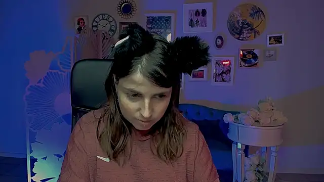 MartaEdams online show from 11/17/25, 06:08