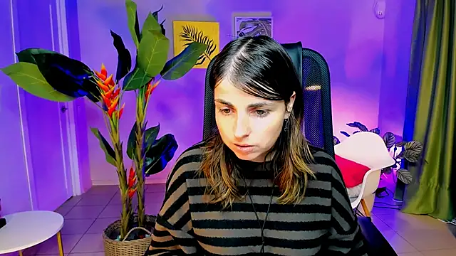 MartaEdams online show from 11/18/25, 06:18