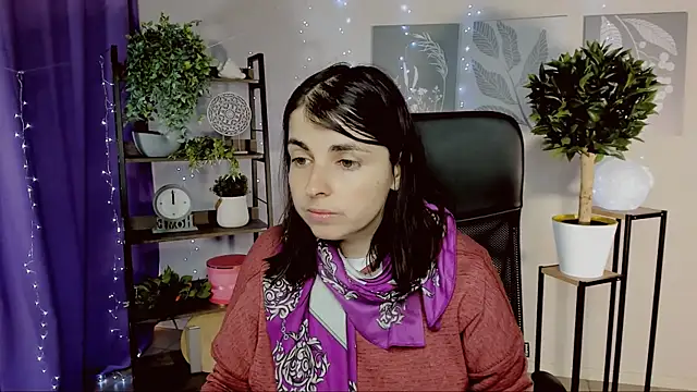 Snapshot of MartaEdams chatting on 03/23/26, 06:06 MartaEdams online show from 03/23/26, 06:06