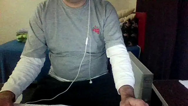 st206boy online show from 11/10/25, 01:04