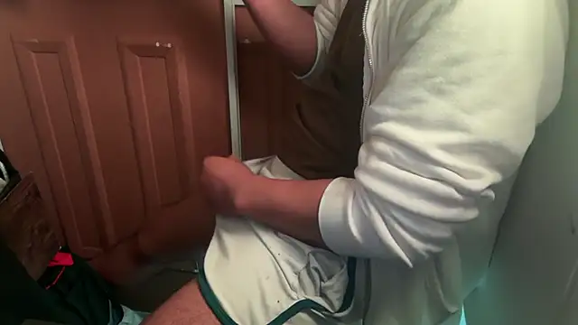 Snapshot of kSwisssxxx chatting on 01/05/26, 05:38 kSwisssxxx online show from 01/05/26, 05:38