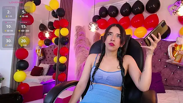 Amara Davis online show from 10/06/25, 03:48