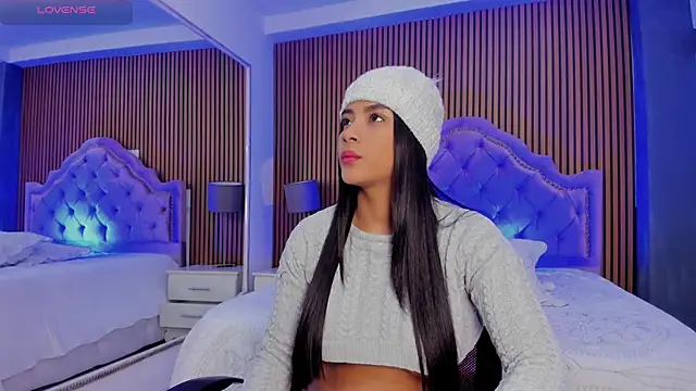 Snapshot of SelenaStonne chatting on 09/18/25, 07:38 SelenaStonne online show from 09/18/25, 07:38