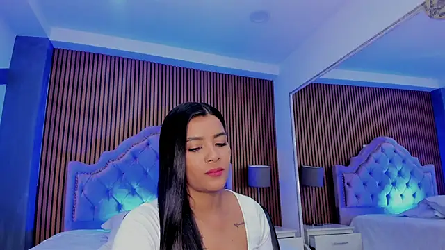 Snapshot of SelenaStonne chatting on 09/26/25, 08:57 SelenaStonne online show from 09/26/25, 08:57