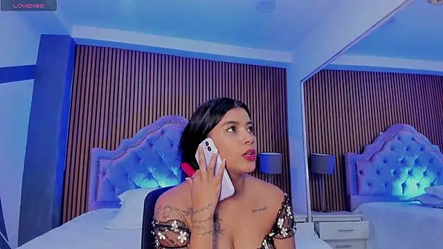 Snapshot of SelenaStonne chatting on 09/27/25, 08:47 SelenaStonne online show from 09/27/25, 08:47