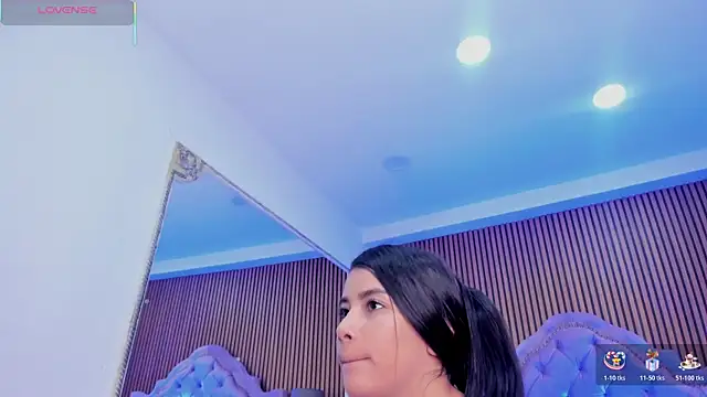 Snapshot of SelenaStonne chatting on 10/18/25, 07:58 SelenaStonne online show from 10/18/25, 07:58