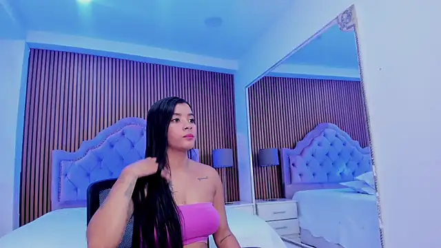 Snapshot of SelenaStonne chatting on 11/04/25, 08:30 SelenaStonne online show from 11/04/25, 08:30