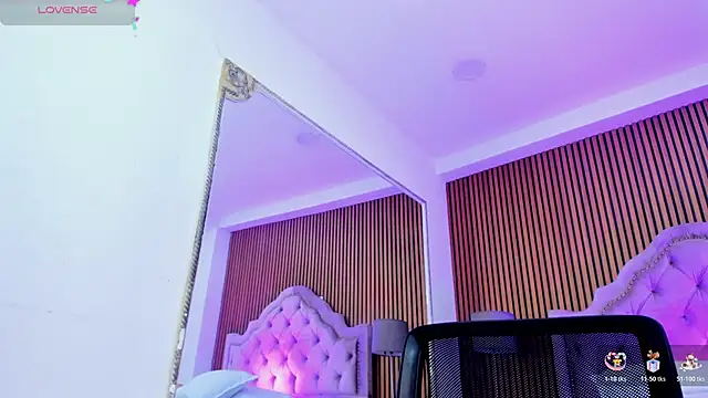 Snapshot of SelenaStonne chatting on 11/11/25, 07:58 SelenaStonne online show from 11/11/25, 07:58