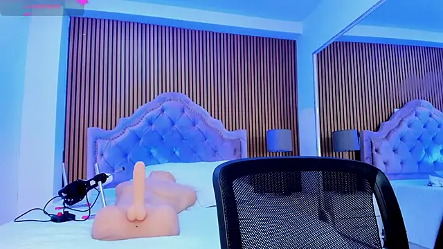 Snapshot of SelenaStonne chatting on 11/16/25, 08:14 SelenaStonne online show from 11/16/25, 08:14