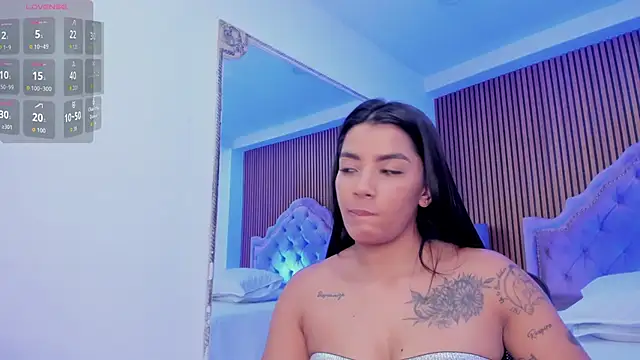 Snapshot of SelenaStonne chatting on 11/25/25, 07:47 SelenaStonne online show from 11/25/25, 07:47