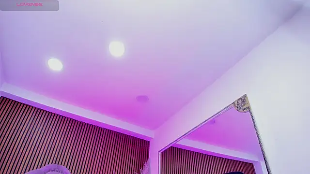 Snapshot of SelenaStonne chatting on 01/08/26, 08:00 SelenaStonne online show from 01/08/26, 08:00