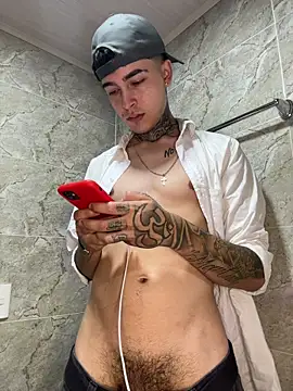 samm4044 online show from 10/27/25, 02:59