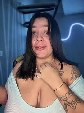 victoria amatista  online show from 11/23/25, 07:08