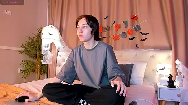 Skelerata online show from 10/27/25, 01:31