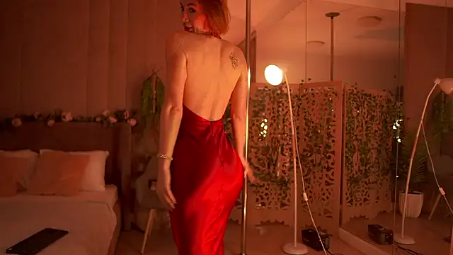 Serena Waldarf online show from 09/19/25, 06:08