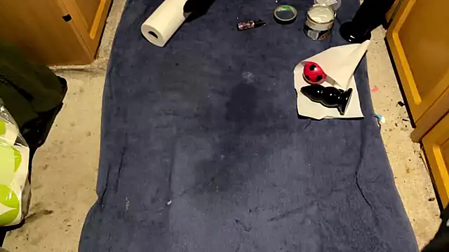 Snapshot of SharkedTaxis chatting on 02/25/26, 07:45 SharkedTaxis online show from 02/25/26, 07:45