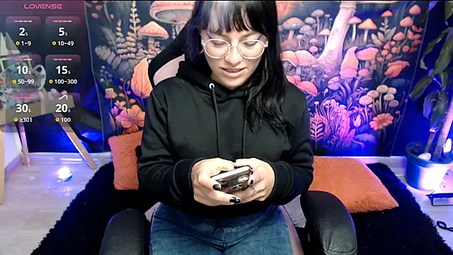 LunaBunny8 online show from 11/04/25, 01:16