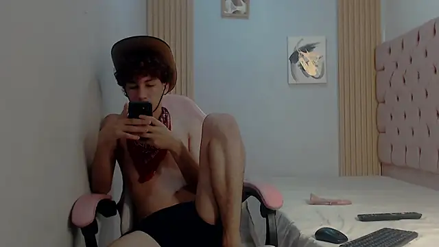 Darkknightx01 online show from 10/29/25, 01:41