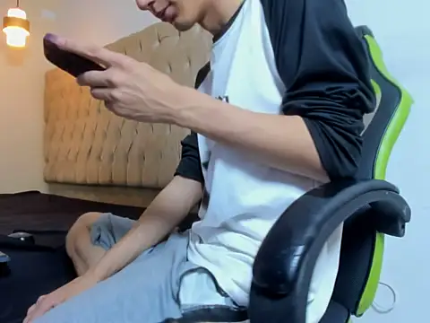 Darkknightx01 online show from 11/17/25, 01:44