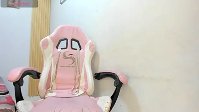 Snapshot of Darkknightx01 chatting on 03/21/26, 04:28 Darkknightx01 online show from 03/21/26, 04:28