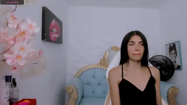 Snapshot of eimy_skinny_ chatting on 10/23/25, 04:50 eimy skinny online show from 10/23/25, 04:50