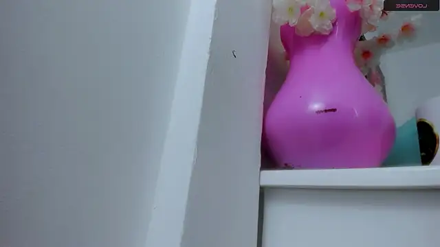 Snapshot of eimy_skinny_ chatting on 10/30/25, 07:03 eimy skinny online show from 10/30/25, 07:03