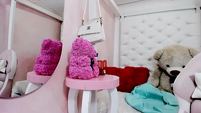 Snapshot of eimy_skinny_ chatting on 02/20/26, 12:49 eimy skinny online show from 02/20/26, 12:49