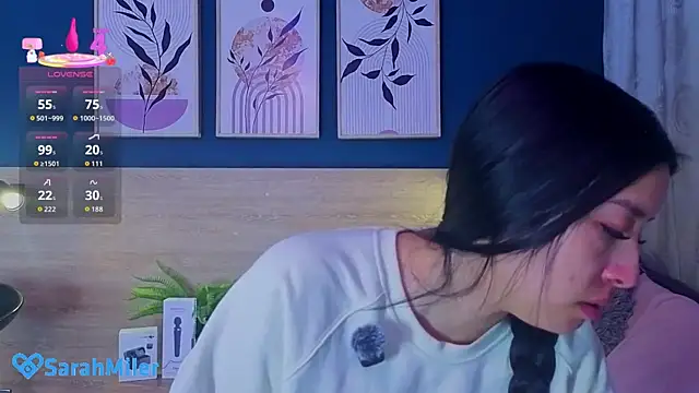 Snapshot of SarahMiler_ chatting on 04/01/26, 12:06 SarahMiler online show from 04/01/26, 12:06