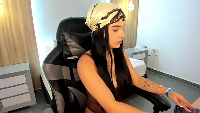 megara x  online show from 11/04/25, 02:10