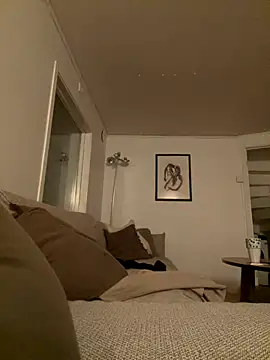 Snapshot of latina-pene chatting on 10/14/25, 04:52 latina-pene online show from 10/14/25, 04:52