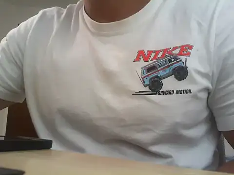 Snapshot of PC_boy_slv chatting on 11/13/25, 07:40 PC boy slv online show from 11/13/25, 07:40