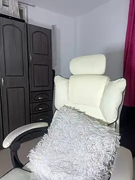 Snapshot of Issa_Santana chatting on 09/15/25, 07:58 Issa Santana online show from 09/15/25, 07:58