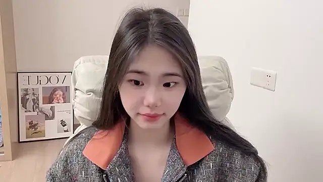 suki-1 online show from 11/19/25, 09:09