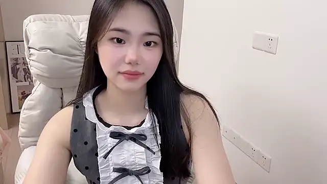 suki-1 online show from 12/01/25, 07:13