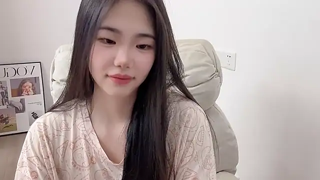 Snapshot of suki-1 chatting on 06/18/26, 09:14 suki-1 online show from 06/18/26, 09:14