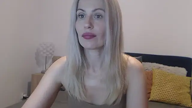 Snapshot of Lika_Soul chatting on 09/10/25, 04:18 Lika Soul online show from 09/10/25, 04:18