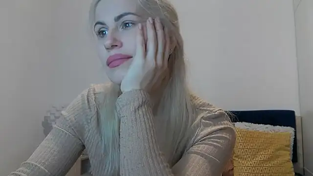 Snapshot of Lika_Soul chatting on 11/23/25, 03:56 Lika Soul online show from 11/23/25, 03:56