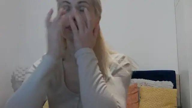 Snapshot of Lika_Soul chatting on 11/28/25, 04:53 Lika Soul online show from 11/28/25, 04:53