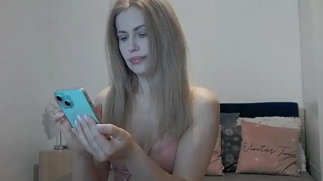 Snapshot of Lika_Soul chatting on 02/13/26, 04:03 Lika Soul online show from 02/13/26, 04:03