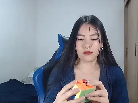 EloiseJun online show from 11/06/25, 12:11