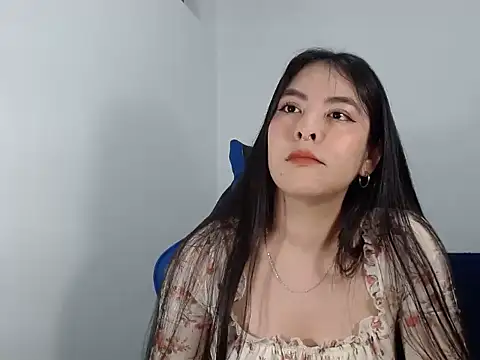 EloiseJun online show from 11/12/25, 04:46