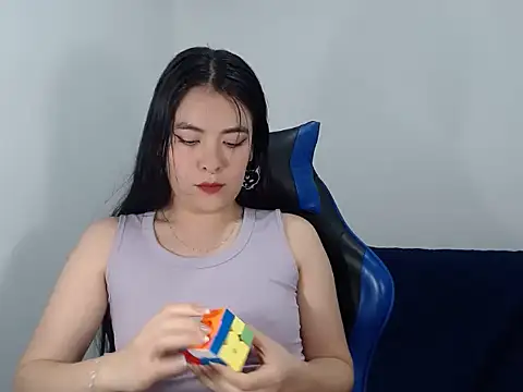 EloiseJun online show from 11/20/25, 03:50