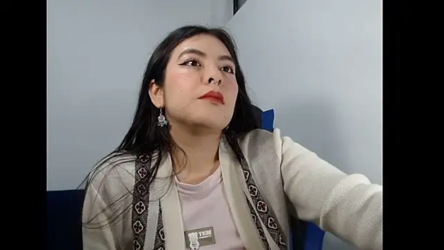 Snapshot of EloiseJun chatting on 06/16/26, 04:37 EloiseJun online show from 06/16/26, 04:37