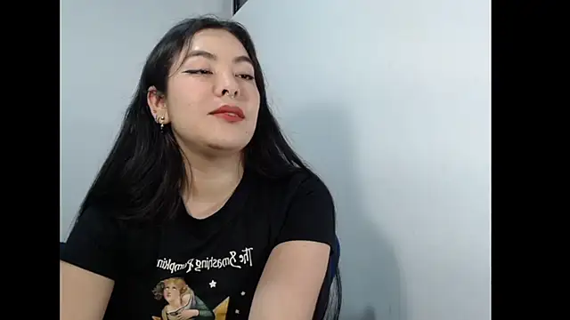 Snapshot of EloiseJun chatting on 06/19/26, 03:44 EloiseJun online show from 06/19/26, 03:44