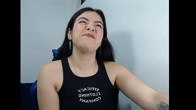 Snapshot of EloiseJun chatting on 06/20/26, 04:59 EloiseJun online show from 06/20/26, 04:59